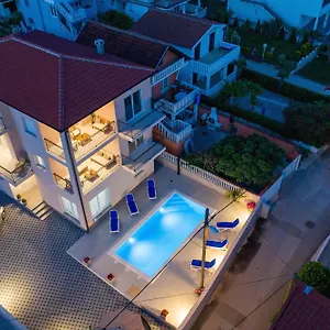 Thalia Apartment